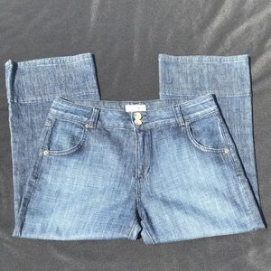 St. John Sport Capri Size 8